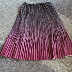 Pleated ombre midi skirt